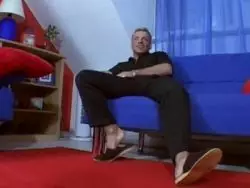 Beim tabulosen Gruppensex lässt sich das Teen Möse und Rachen vögeln